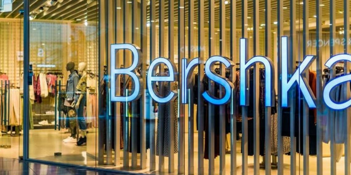 Bershka ofrece una versión low cost de las sandalias de firma de lujo que se ha hecho viral en Instagram