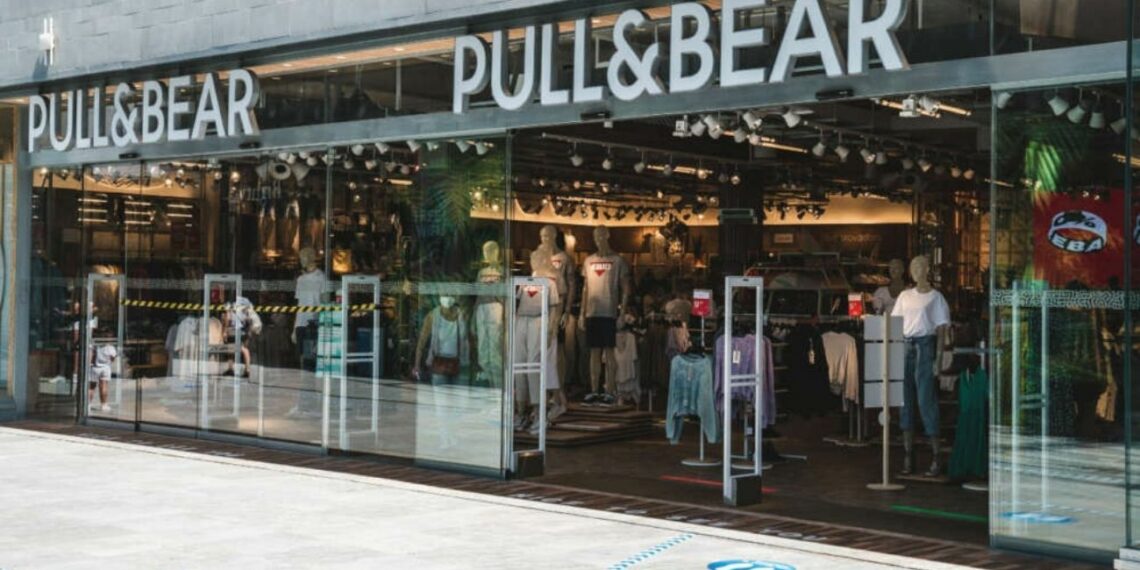 Pull&Bear comienza el invierno con las botas track a un coste minímo para no pasar frío