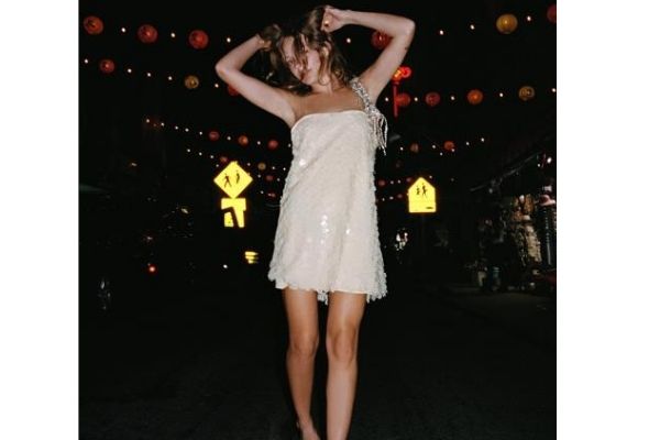 Zara tiene el vestido con lentejuelas más top que apunta ser un triunfo en ventas en Black Friday