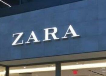 De Zara es el traje de mujer que se agotó en pocos días después del lanzamiento de Virginia Troconis