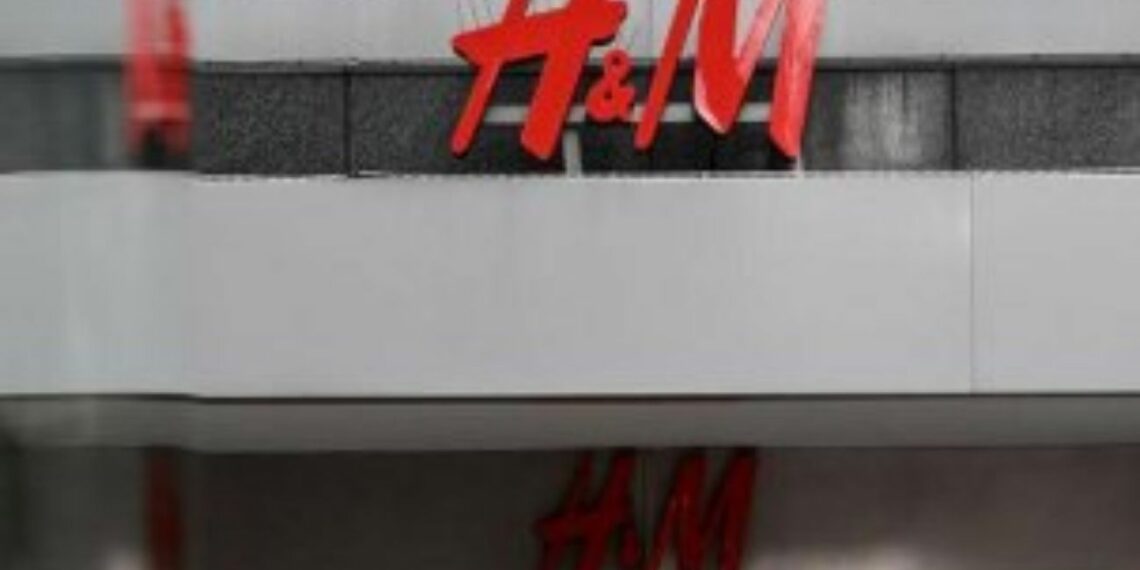 H&M tiene el vestido camisero más buscado por 25 euros