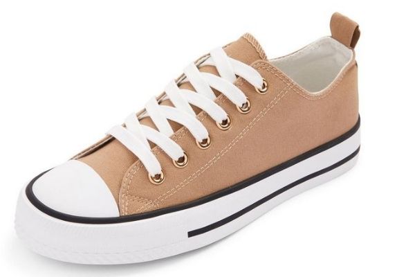 Las  “converse” de Primark que querrás llevarte a pares por su increíble precio