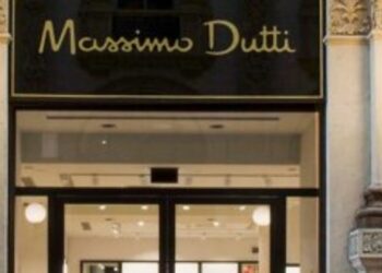 Massimo Dutti completa las rebajas con una joya todavía disponible por menos de 20 euros