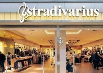 El vestido de Stradivarius que triunfa por menos de 26 euros