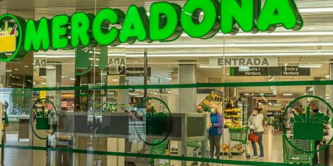 La novedad de Mercadona es una tarta para celebrar el día de San Jordi