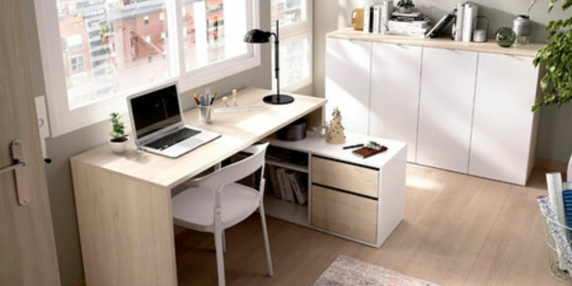 Leroy Merlin le hace competencia  a Ikea con una mesa de escritorio funcional y barata