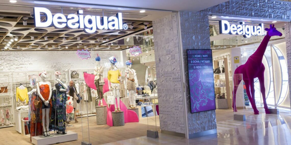 El destacado bolso de Desigual rebajado al 50%