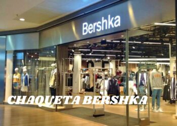 La chaqueta acolchada con capucha de Bershka para mujer que tan solo vale 30 euros