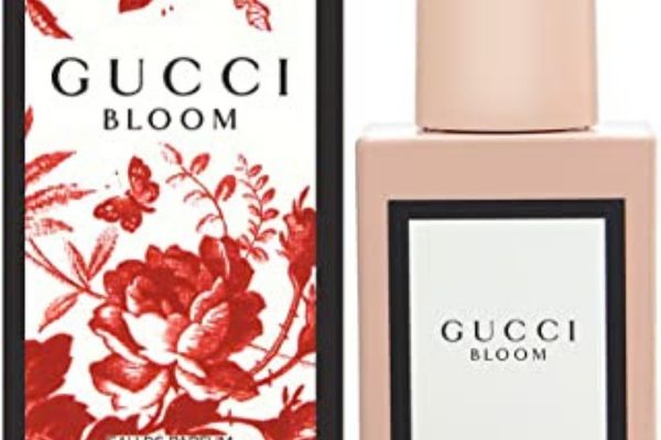 Los mejores perfumes de 2022 para celebrar la Navidad con un regalo único