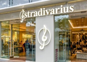 Descubre el vestido Stradivarius por menos de 10 euros que te dejará sin aliento
