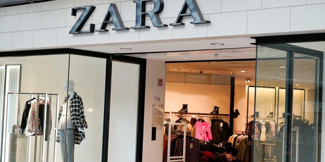Ya están aquí las rebajas de  Zara y tienen la chaqueta de doble faz que arrasa