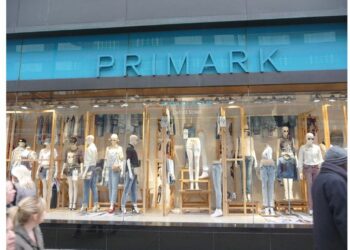 Primark clona las chanclas de una firma de lujo por solo 8 euros