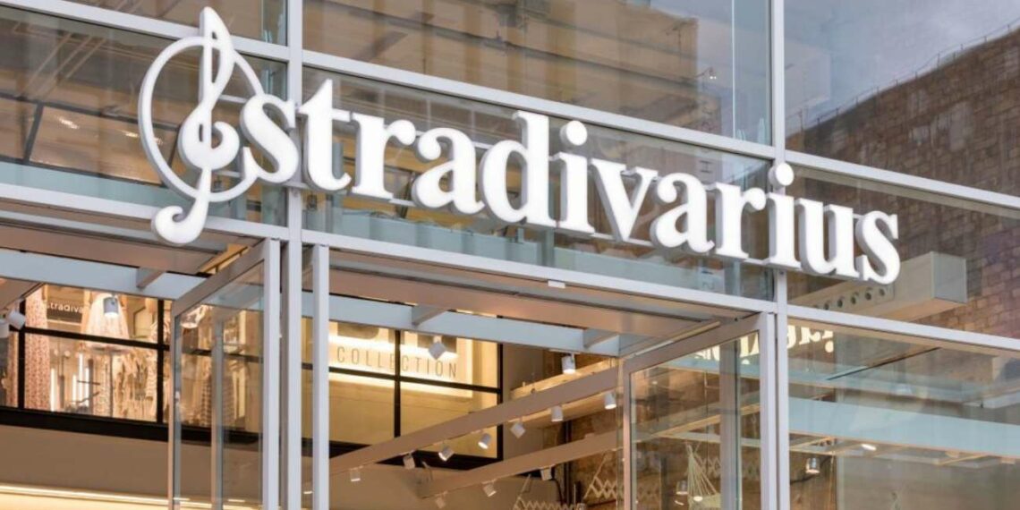Renueva tu estilo este año con el pantalón sastre gris de Stradivarius ¡rebajado a 12,99€!