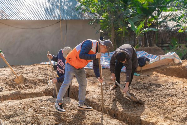 Más de un millón de latinoamericanos impulsan el empleo en España