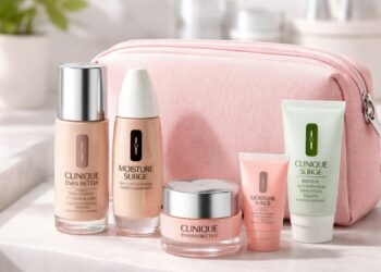 Regalo de Clinique por comprar dos productos: neceser gratis hasta el 30 de abril